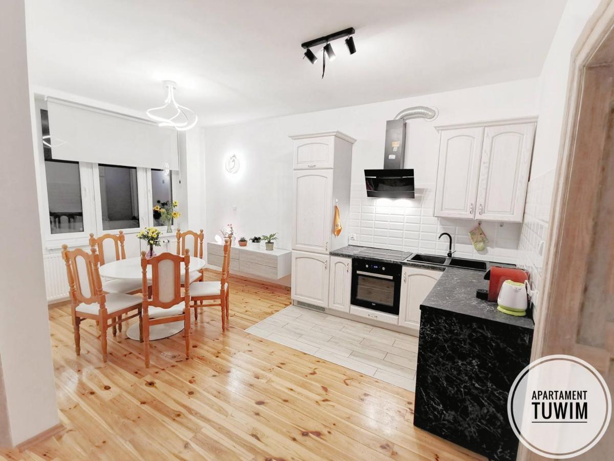 Apartament Tuwim Przemyśl Buitenkant foto