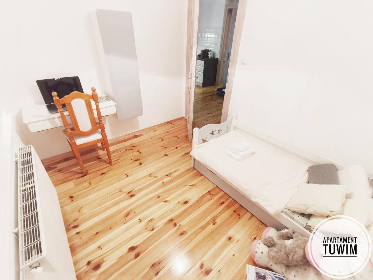 Apartament Tuwim Przemyśl Buitenkant foto