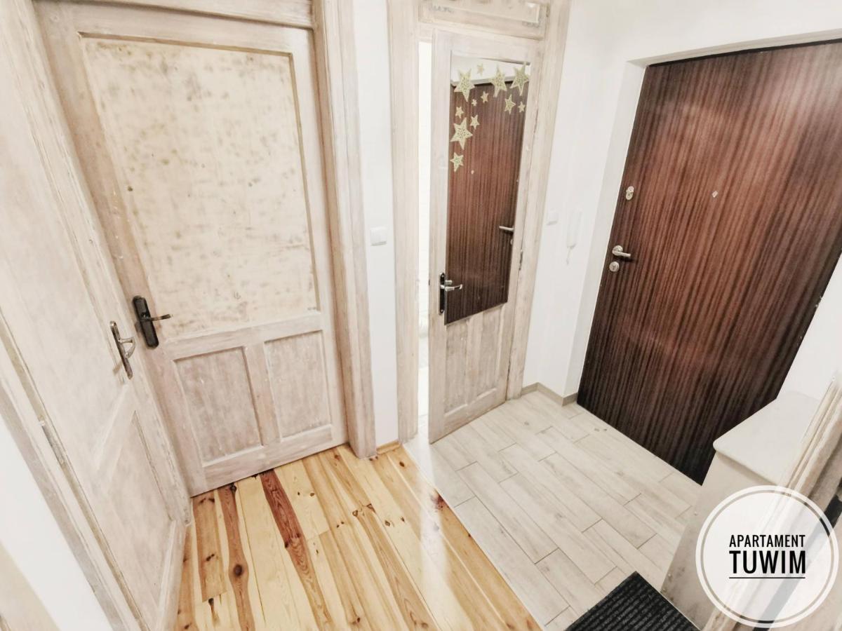 Apartament Tuwim Przemyśl Buitenkant foto